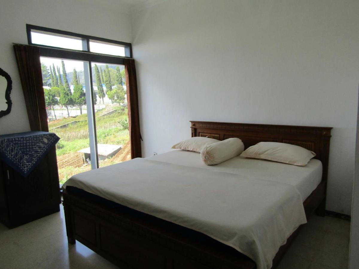 Hotel Pantes سارانجان المظهر الخارجي الصورة