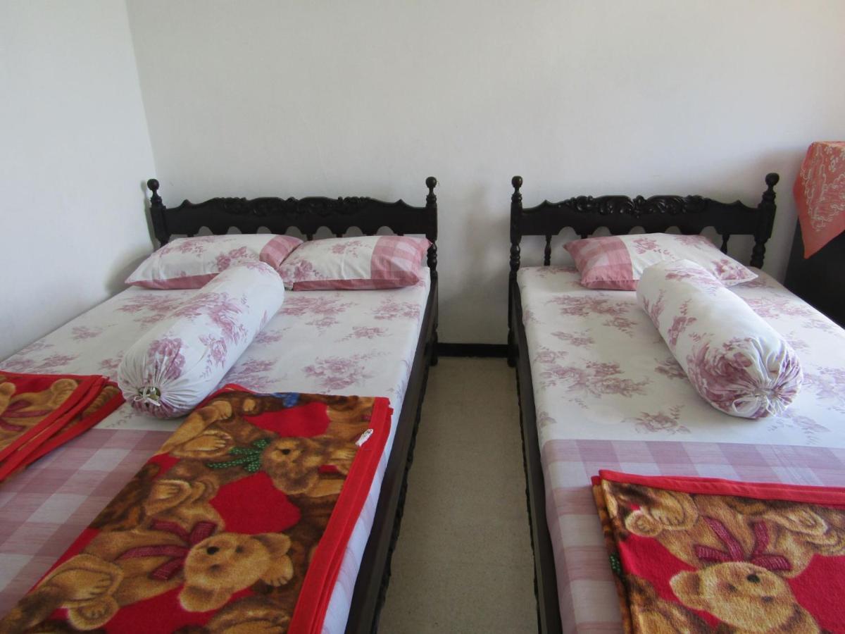 Hotel Pantes سارانجان المظهر الخارجي الصورة