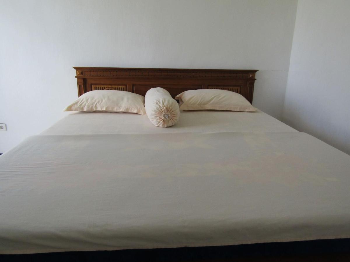 Hotel Pantes سارانجان المظهر الخارجي الصورة